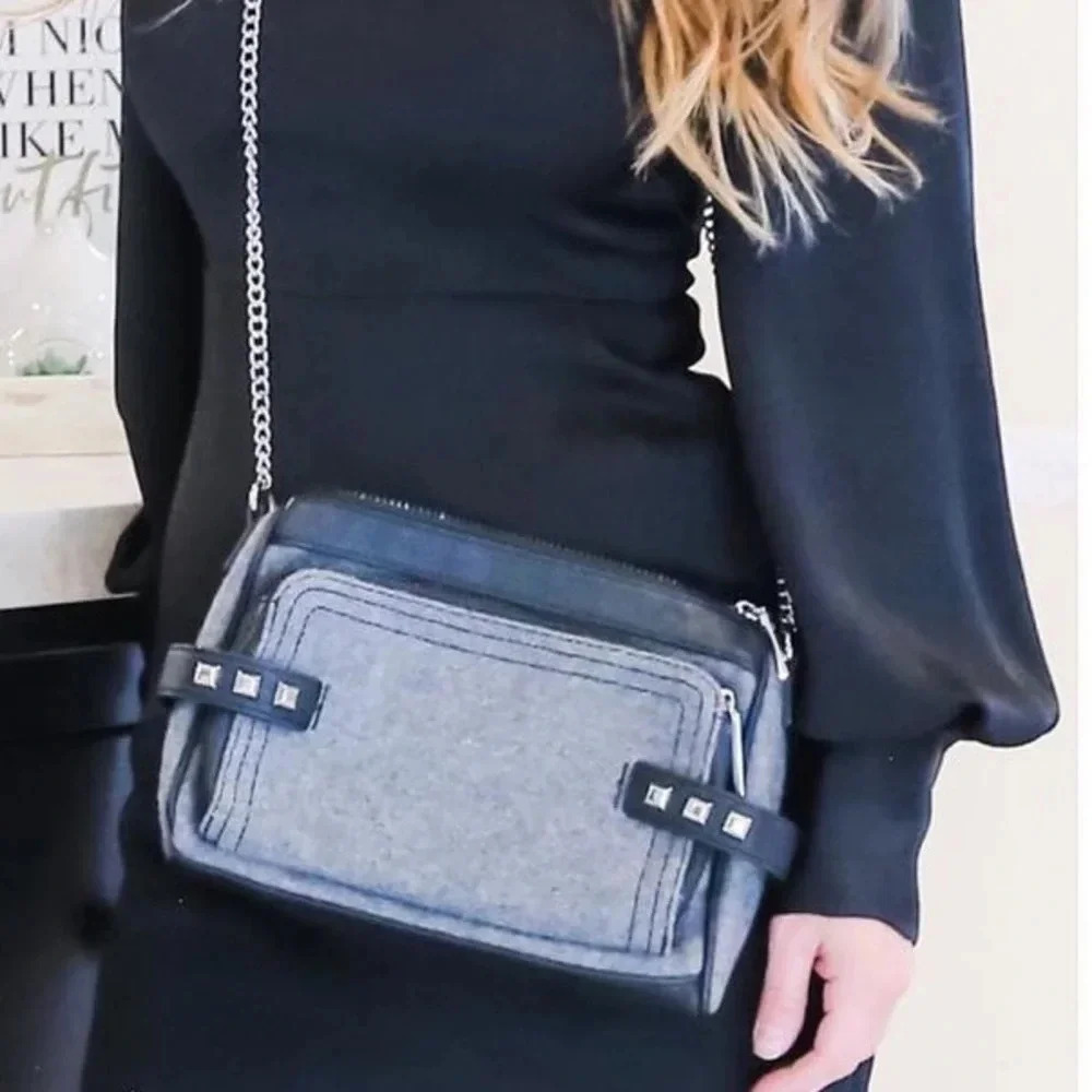 BCBGdneratiln grey and black crossbody
